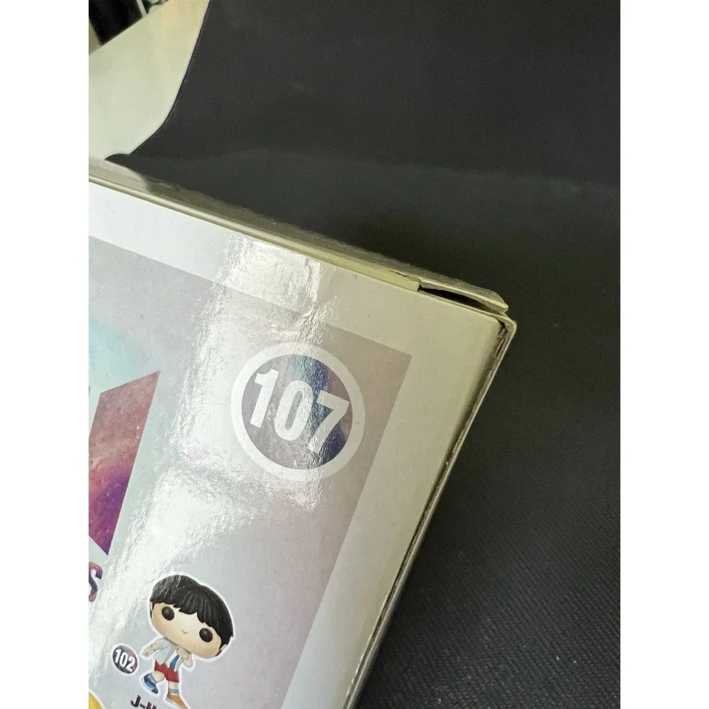 Funko Pop Rocks BTS V 107 Vinyl‎ Figure Kim Taehyung K-Pop Idol Collectible
